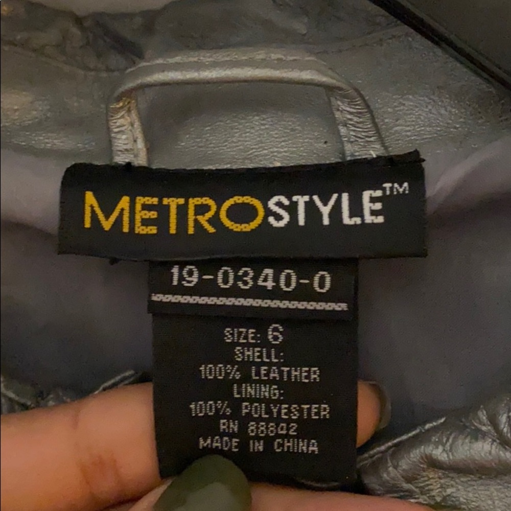 leather jacket - Picture 2 of 2
